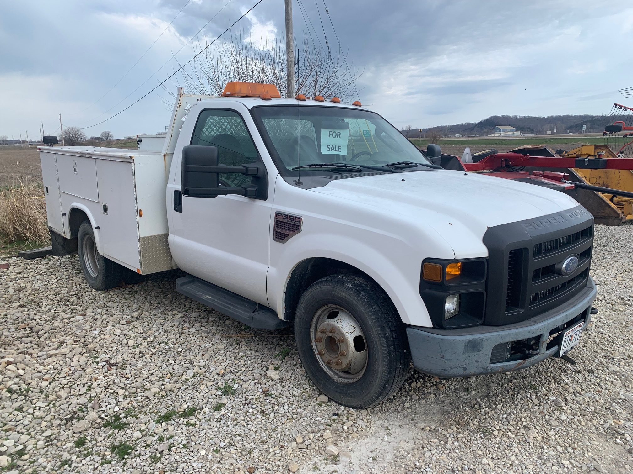 Ford F350 with service bed