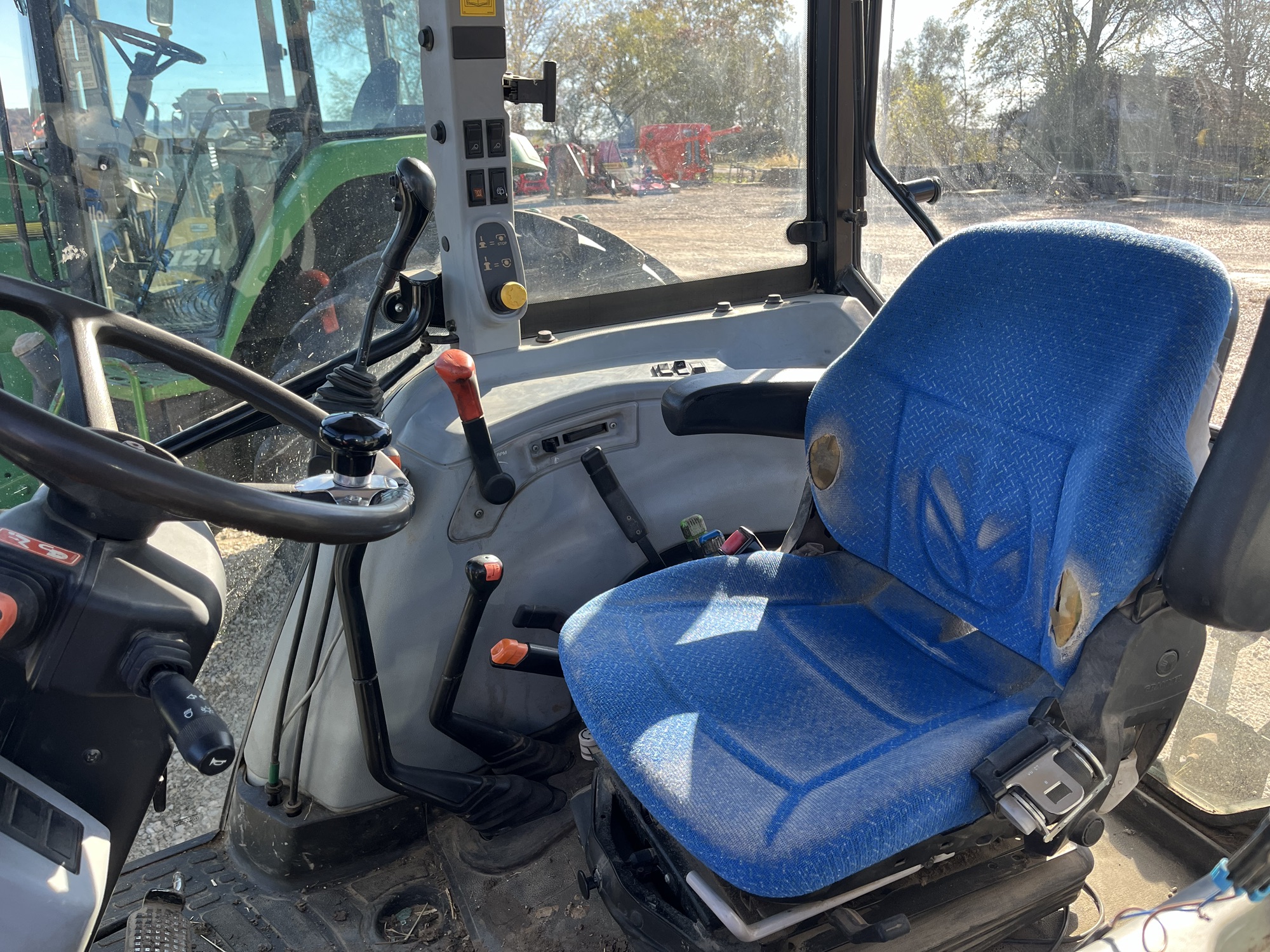 New Holland T5070