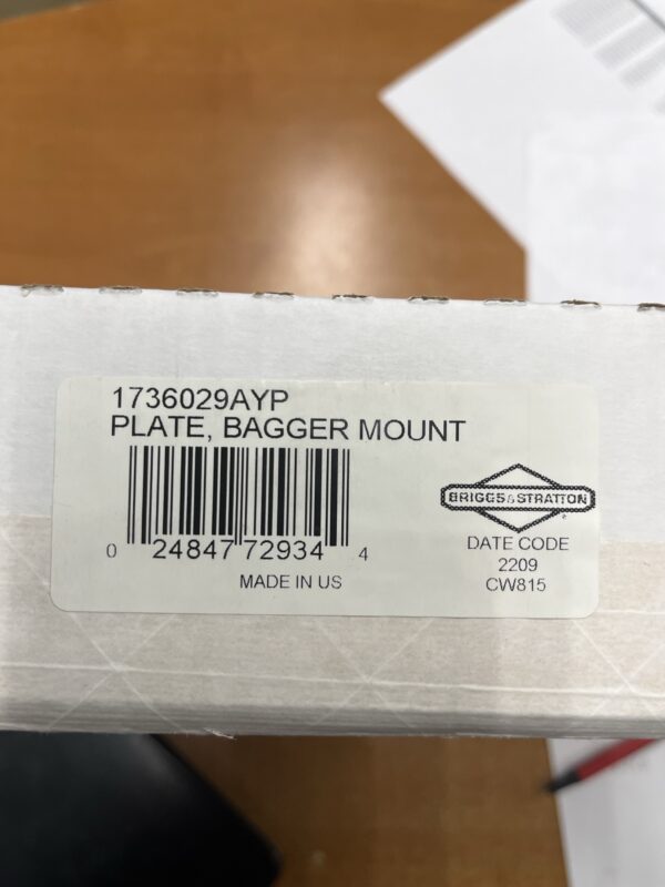 1736029AYP Simplicity Bagger mount plate