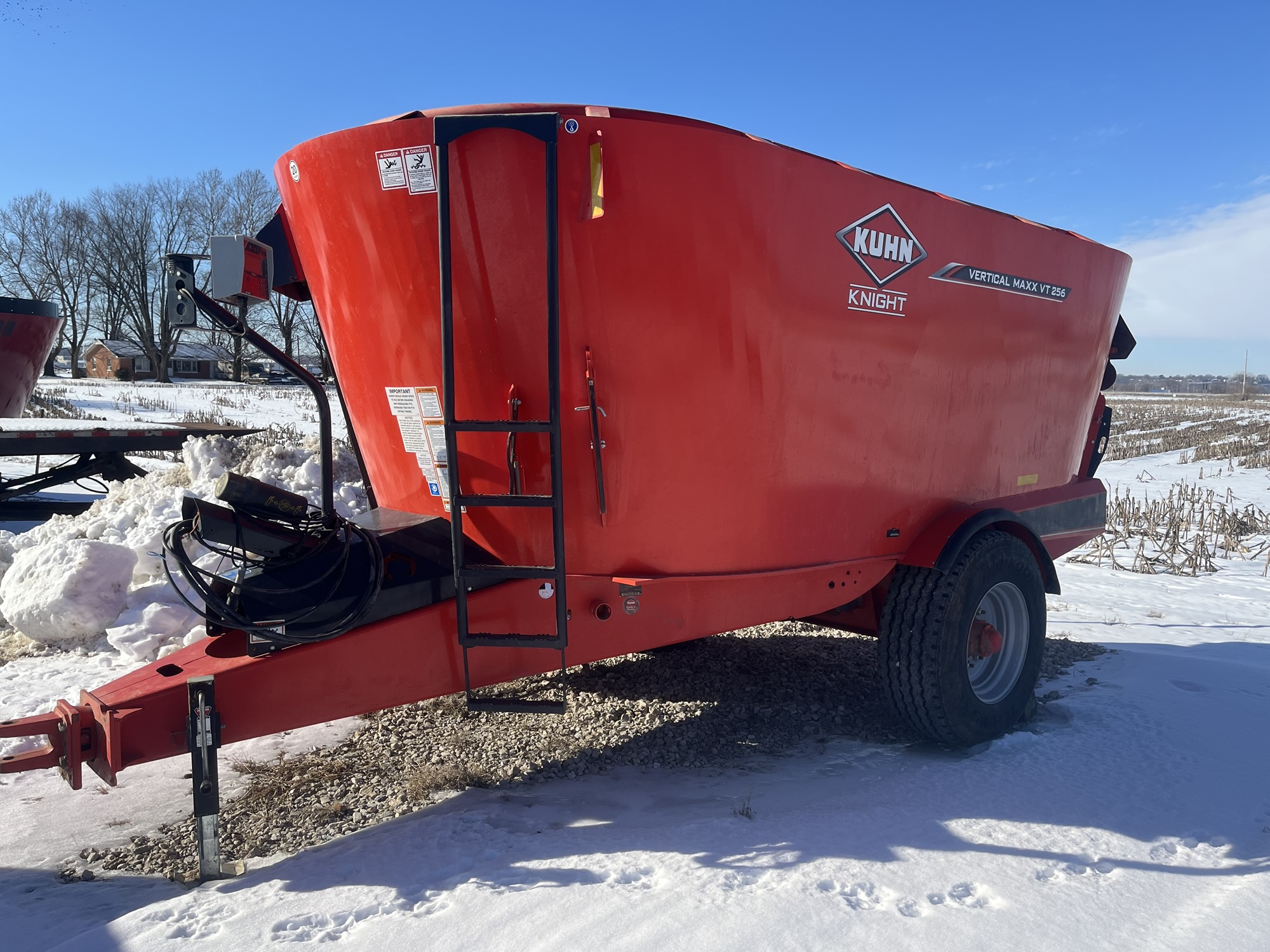 Kuhn-Knight VT256T