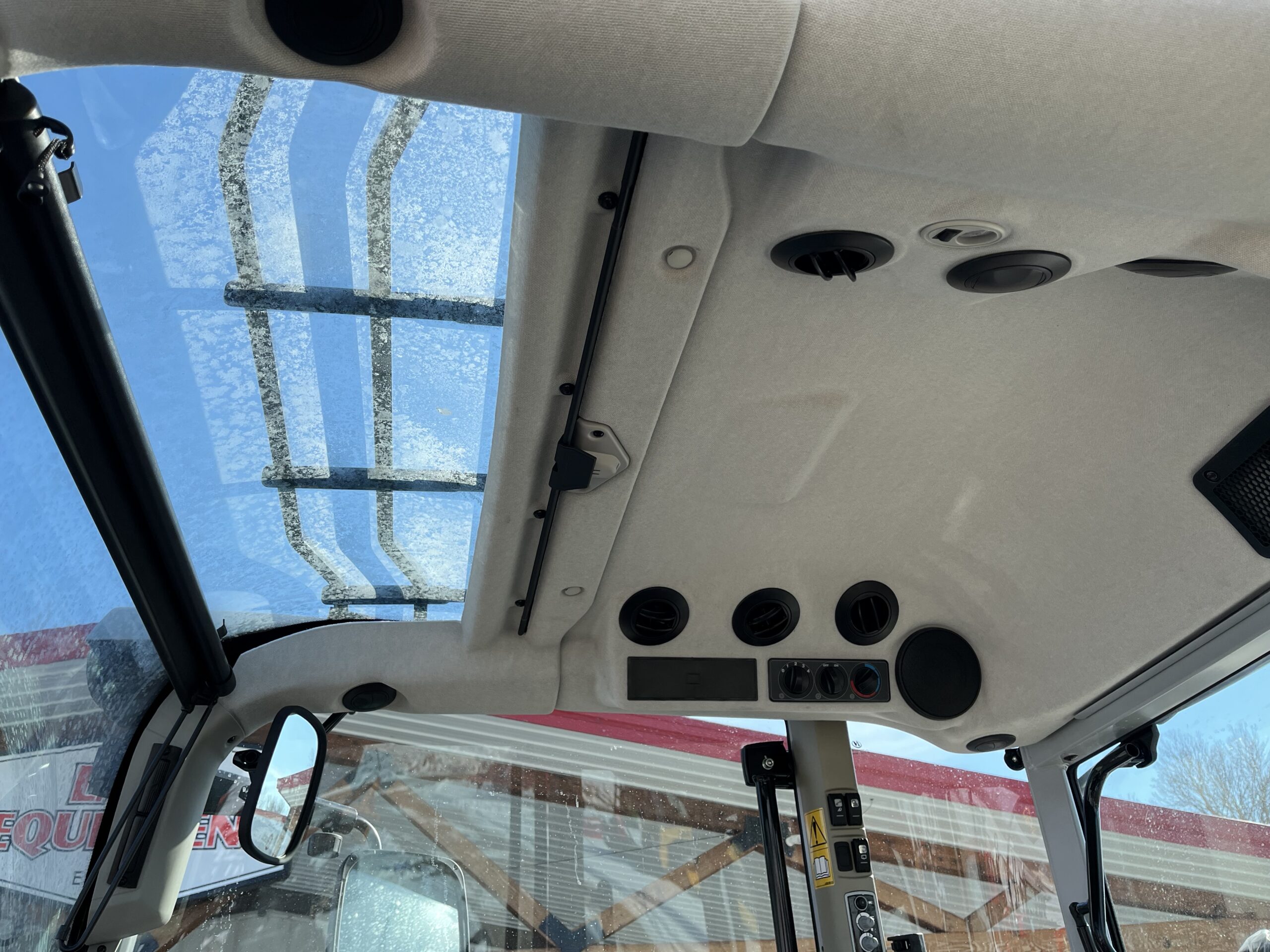 NEW Massey Ferguson 5M.135