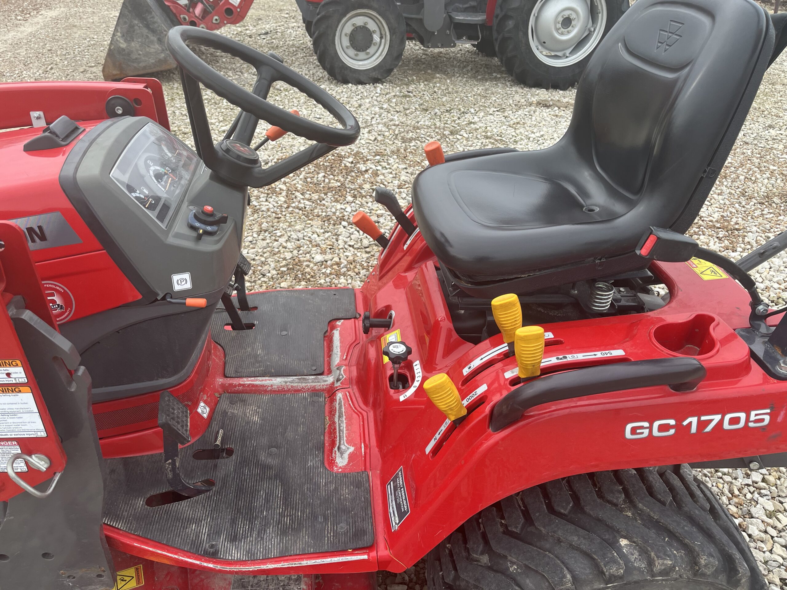 Massey Ferguson GC1705