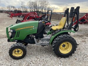 John Deere 2320
