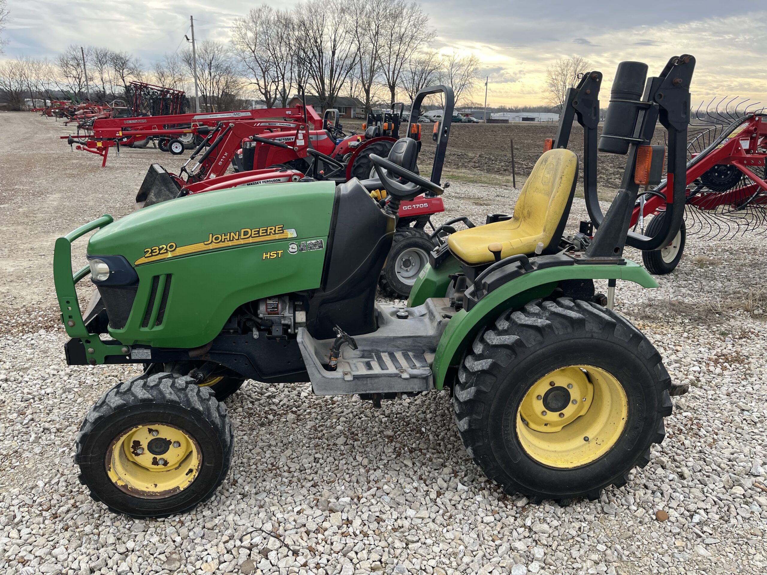 John Deere 2320
