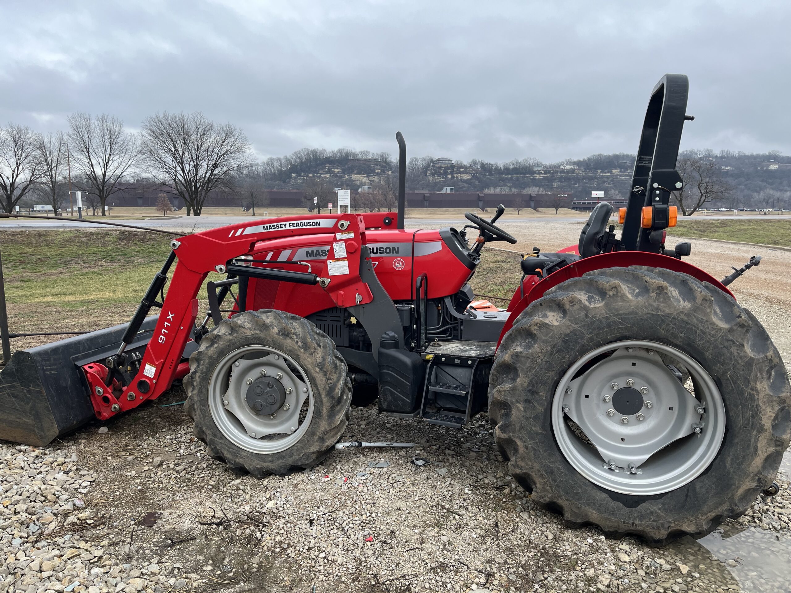 Massey Ferguson 2607H