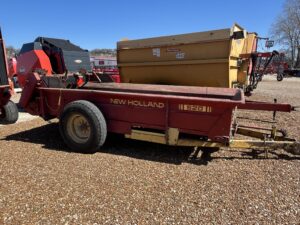 New Holland 520 Manure Spreader