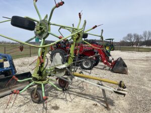 Claas Volto 52R Tedder