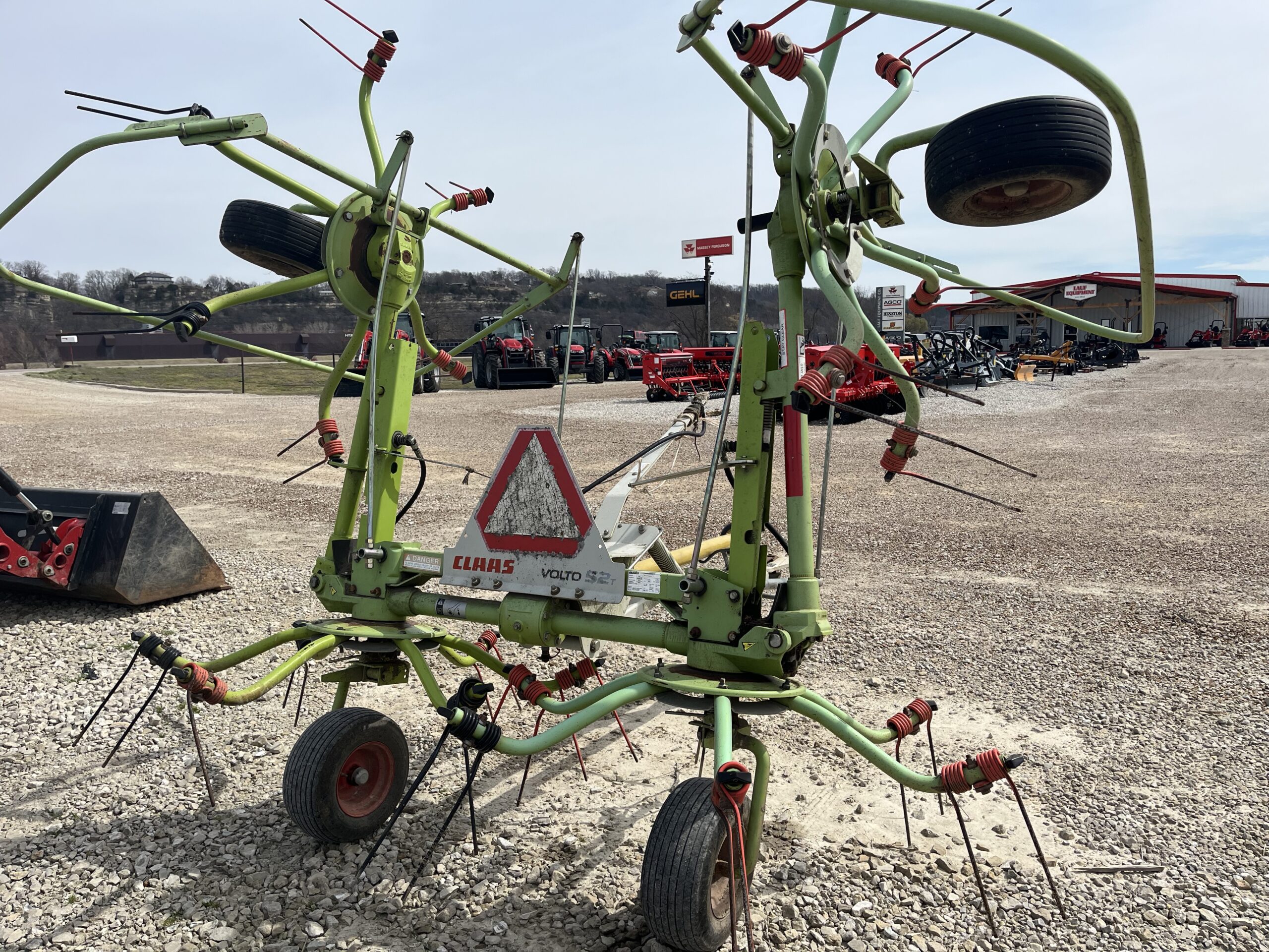 Claas Volto 52R Tedder