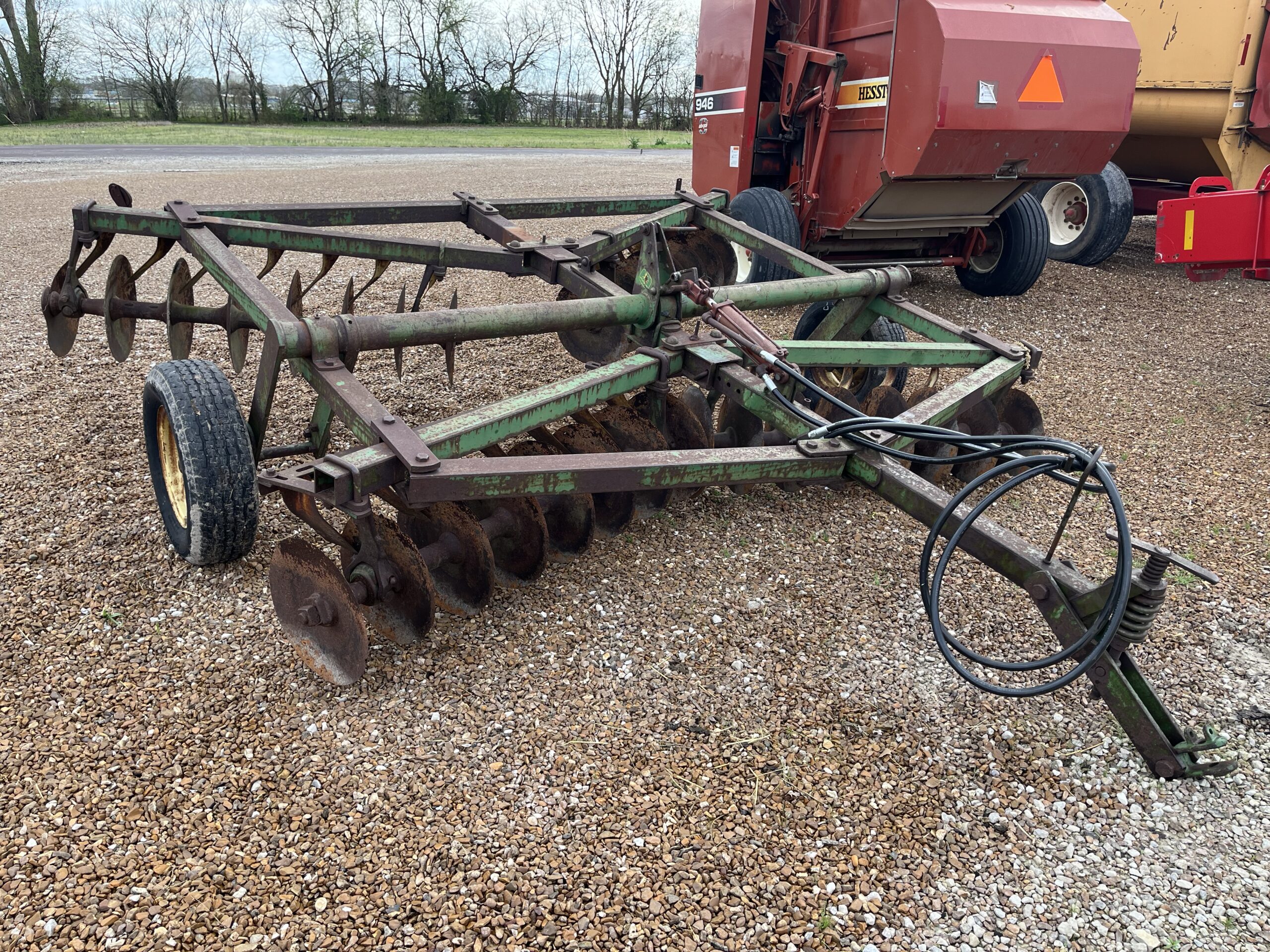 John Deere 12′ disk