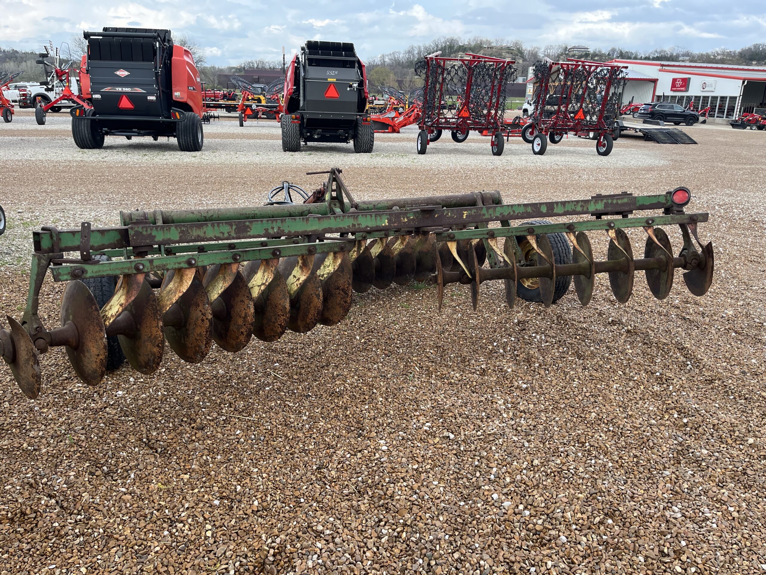 John Deere 12′ disk