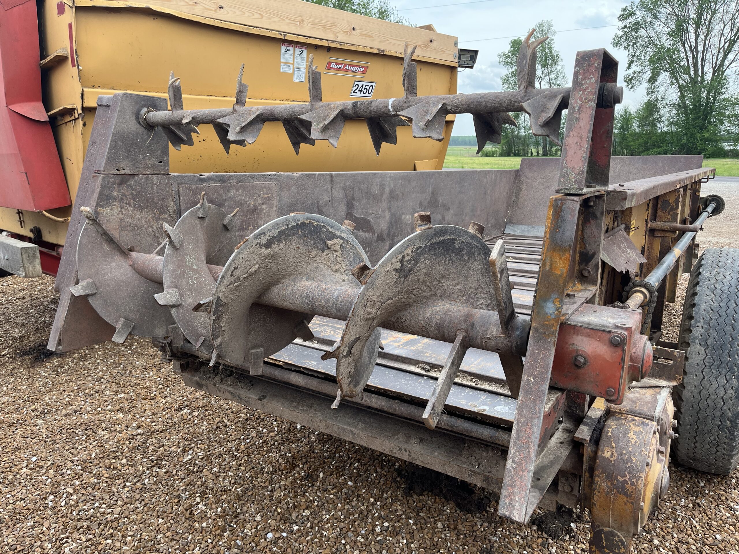 Knight 252 Manure Spreader