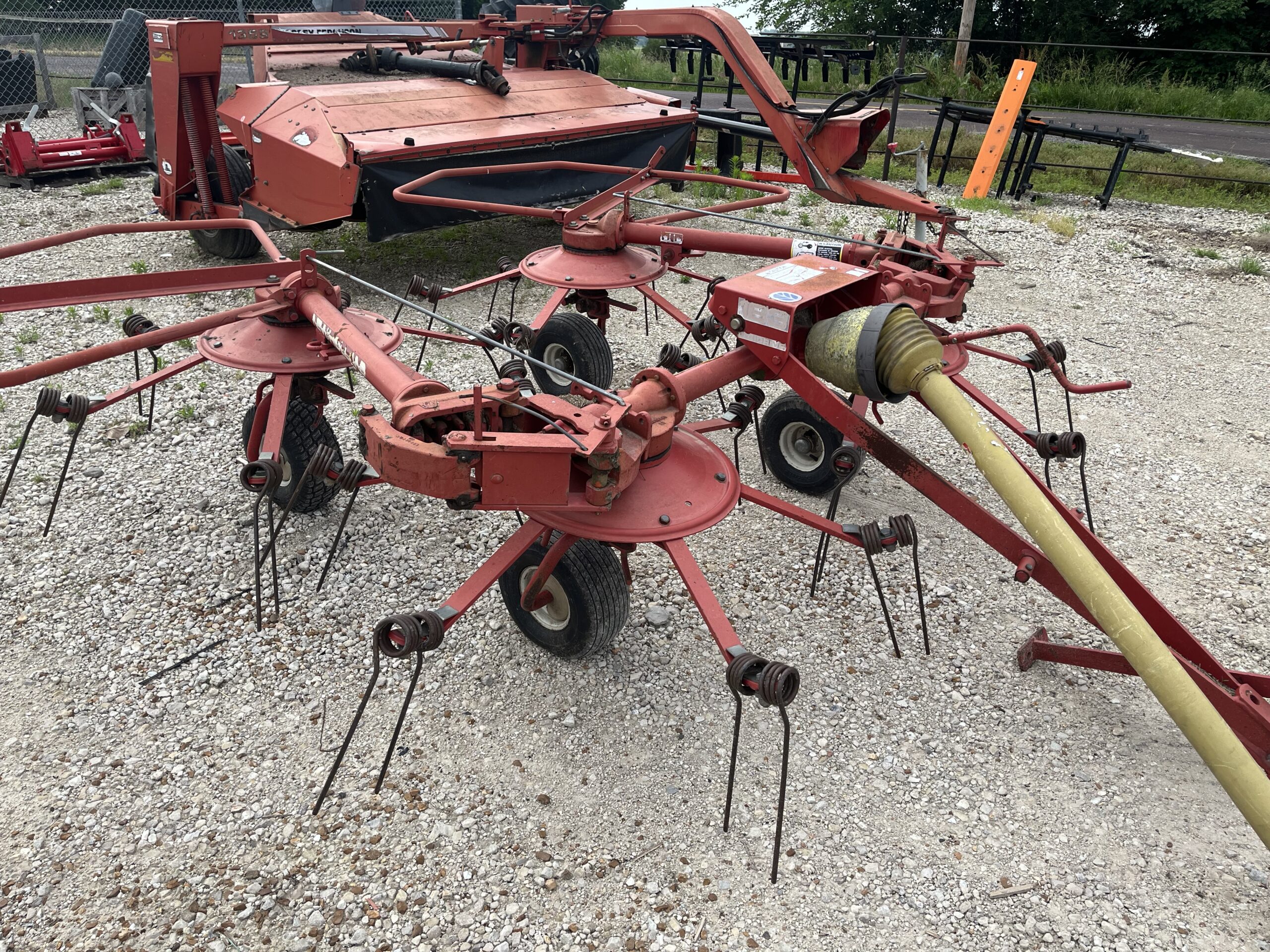 New Holland 163 Tedder