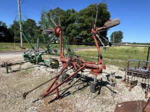 Hesston 3717 Tedder