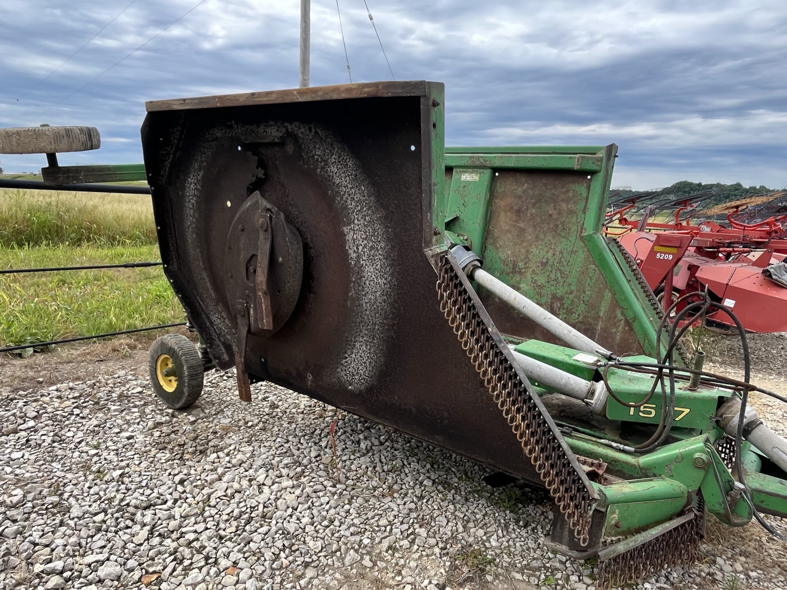 John Deere 1517 mower