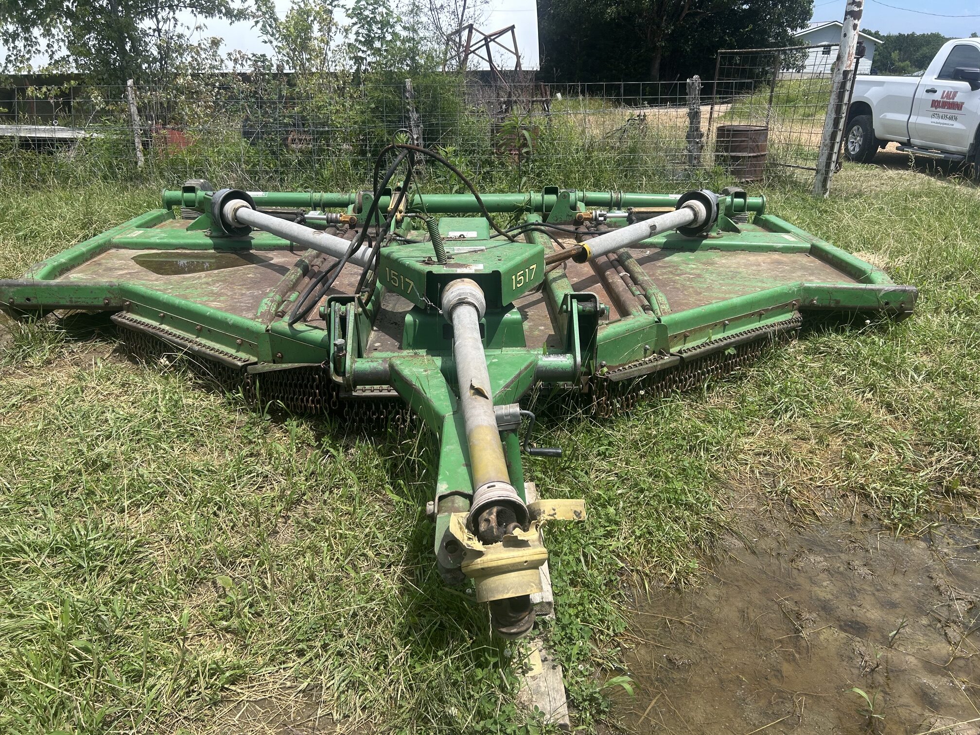 John Deere 1517 mower