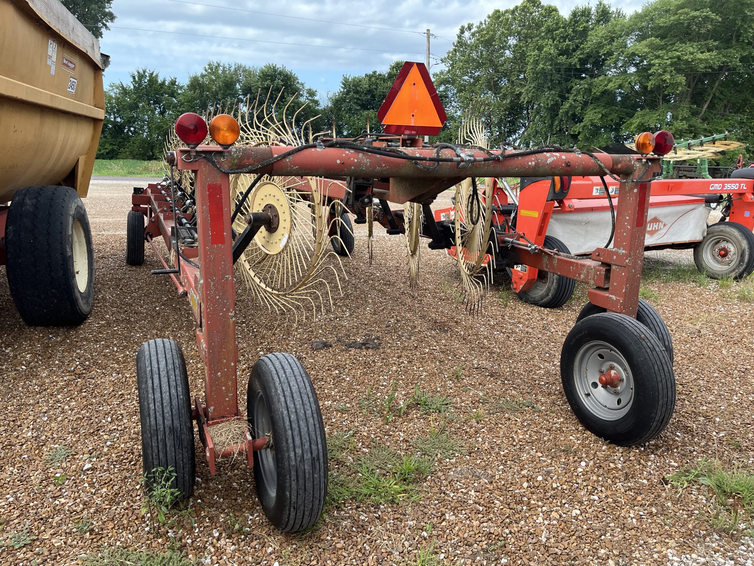 AGCO 4344 – 14 Wheel Rake
