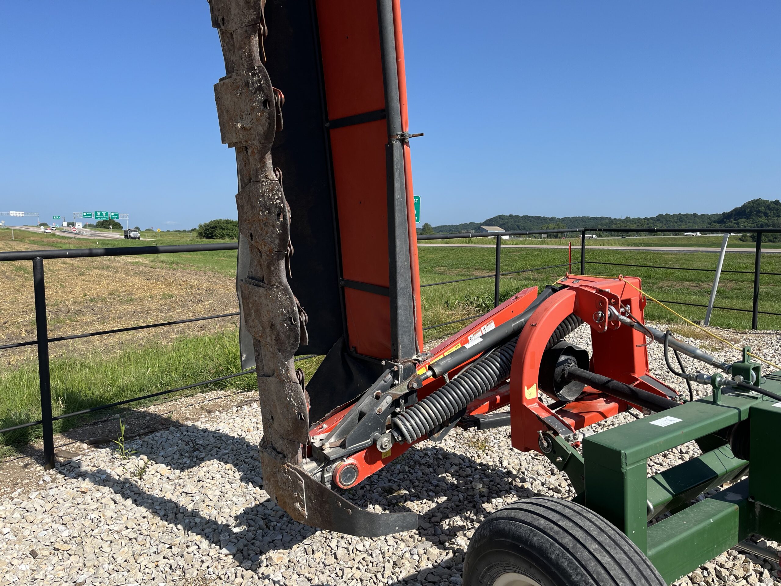 Kubota DM2032 disc mower and Caddy