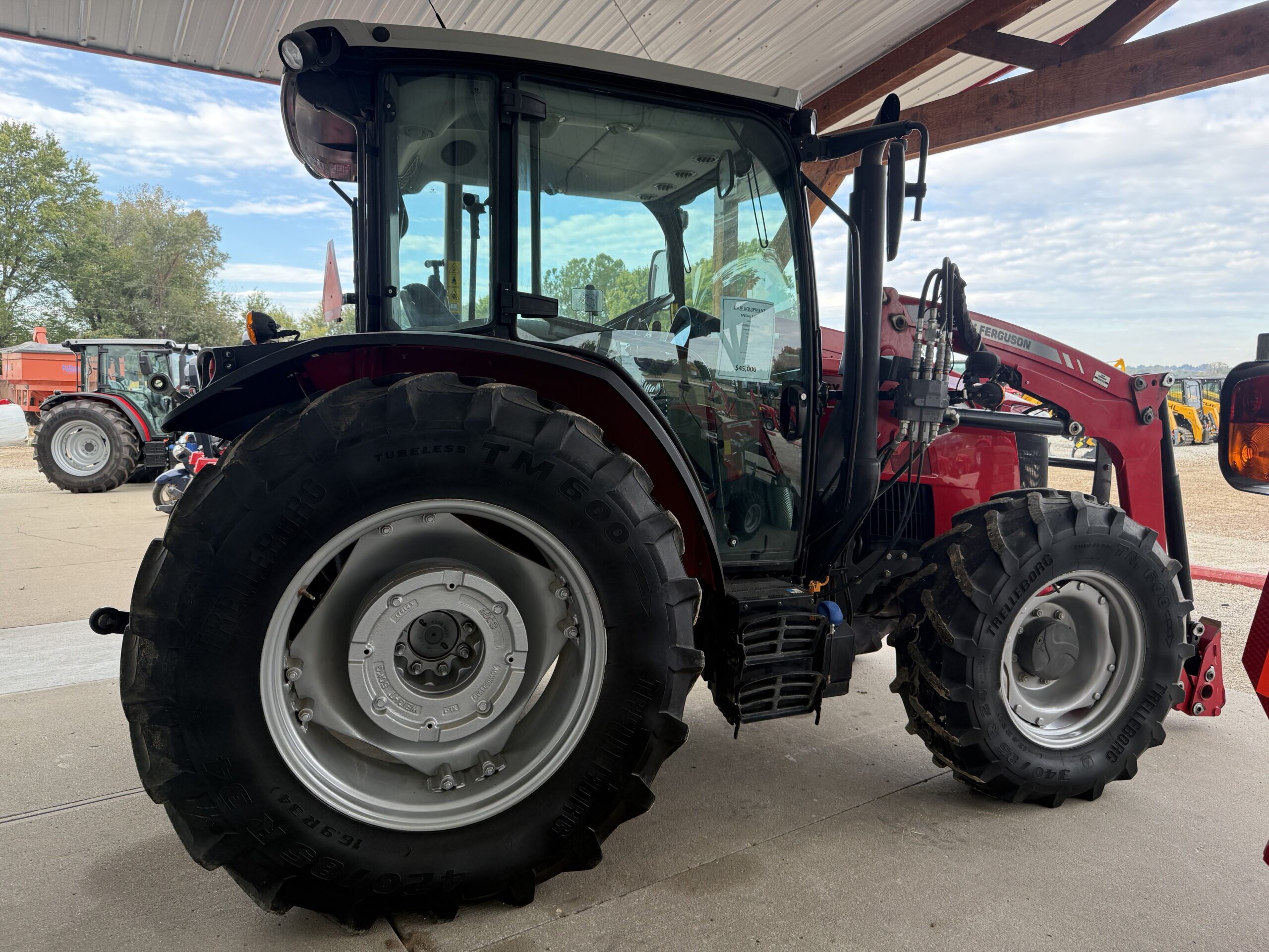 Massey Ferguson 4710